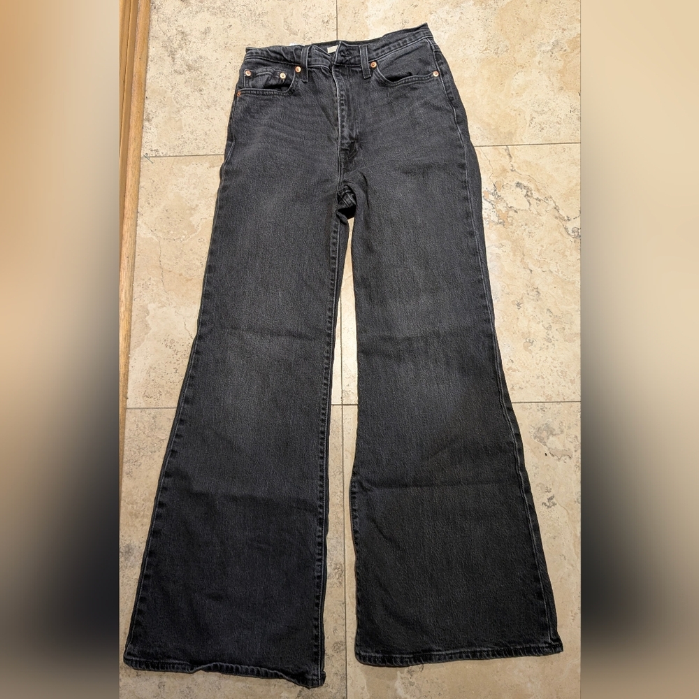Levi's Women's Ribcage Jeans